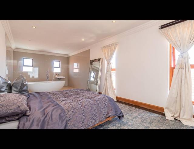 5 BEDROOM HOUSE FOR SALE IN MAHUBE VALLEY